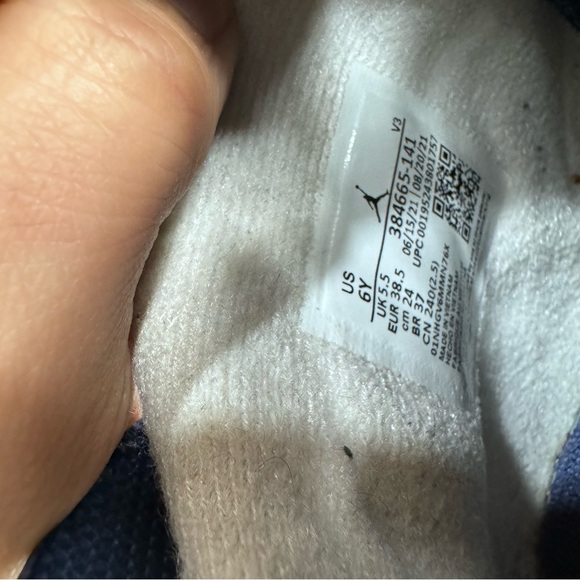 Nike Women’s size 7.5 Air Jordan 6 retro midnight navy 2022 white blue wmns shoe - Picture 10 of 10